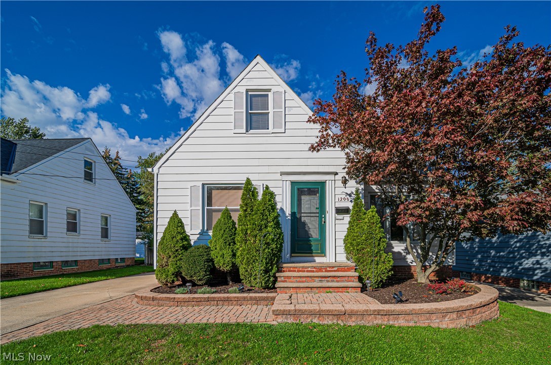 1208 Churchill Road Lyndhurst, OH 44124 - Photo 2 of 30 Gallery Image 2