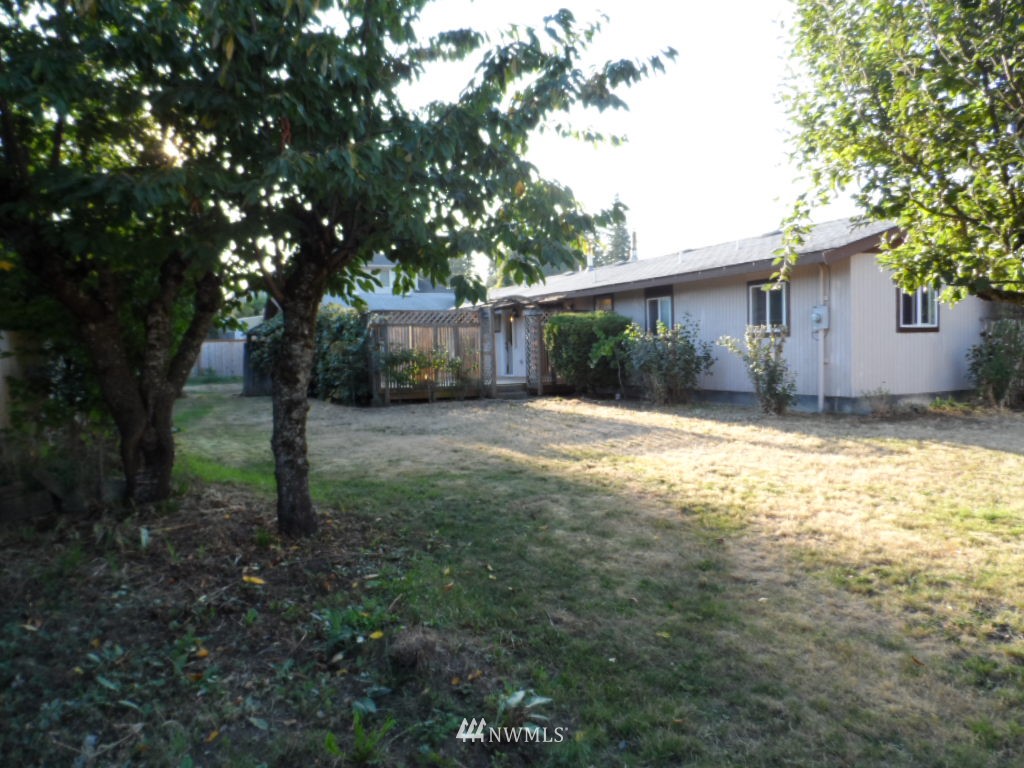 4209 Northeast 8th Street Renton, WA 98059 - Photo 7 of 16