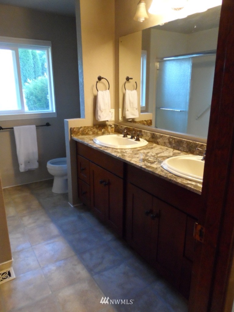 4209 Northeast 8th Street Renton, WA 98059 - Photo 9 of 16