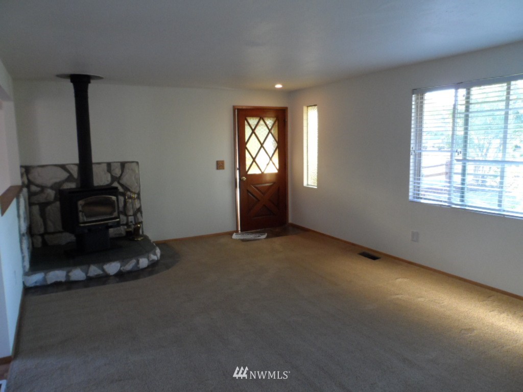 4209 Northeast 8th Street Renton, WA 98059 - Photo 10 of 16