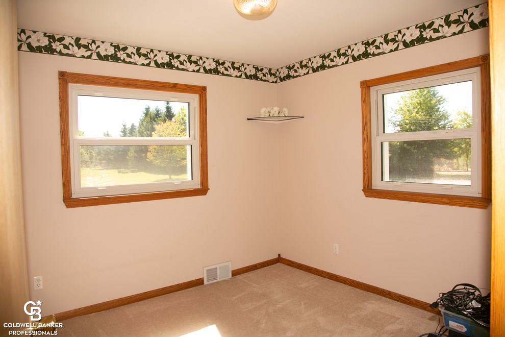 8989 Division Road Casco, MI 48064 - Photo 14 of 31