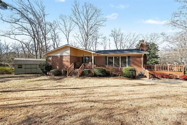 $375,000 | 2526 Country Club Drive, Lancaster, SC 29720