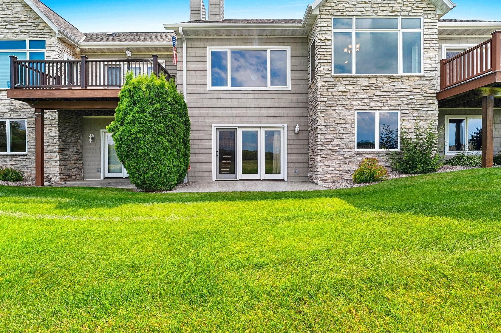 1713 Remington Ridge Way De Pere, WI 54115 - Photo 3 of 53