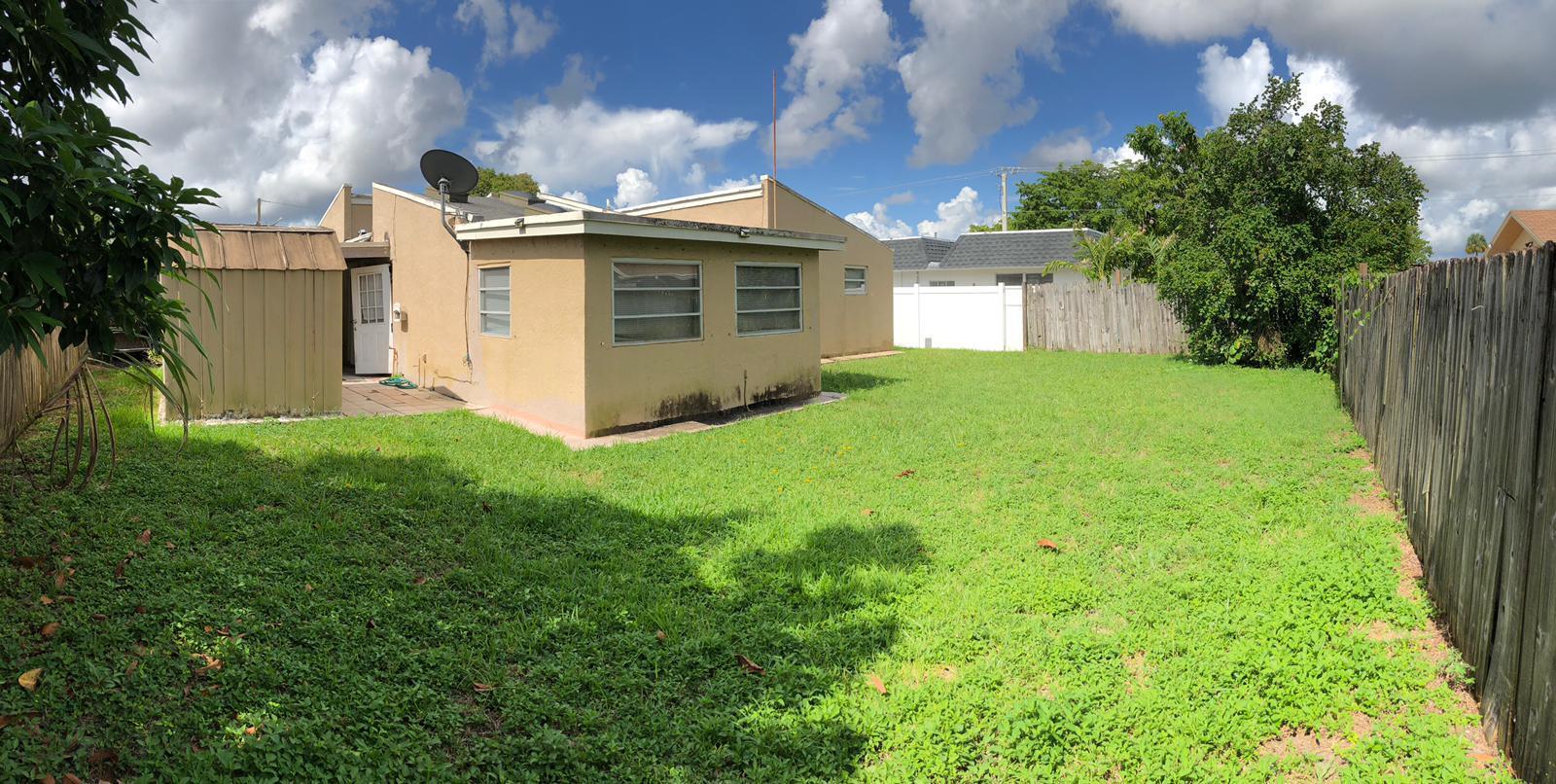 9783 Sandalfoot Boulevard Boca Raton, FL 33428 - Photo 9 of 11 8f008036-cc12-4cc8-b72d-e41212a5bd75