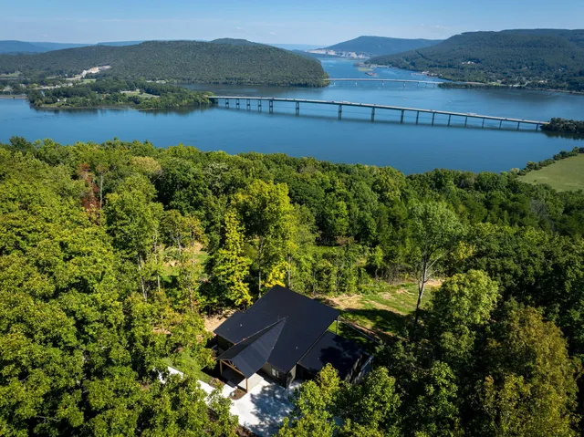 $1,395,000 | 315 Browbend Drive, Guild, TN 37340