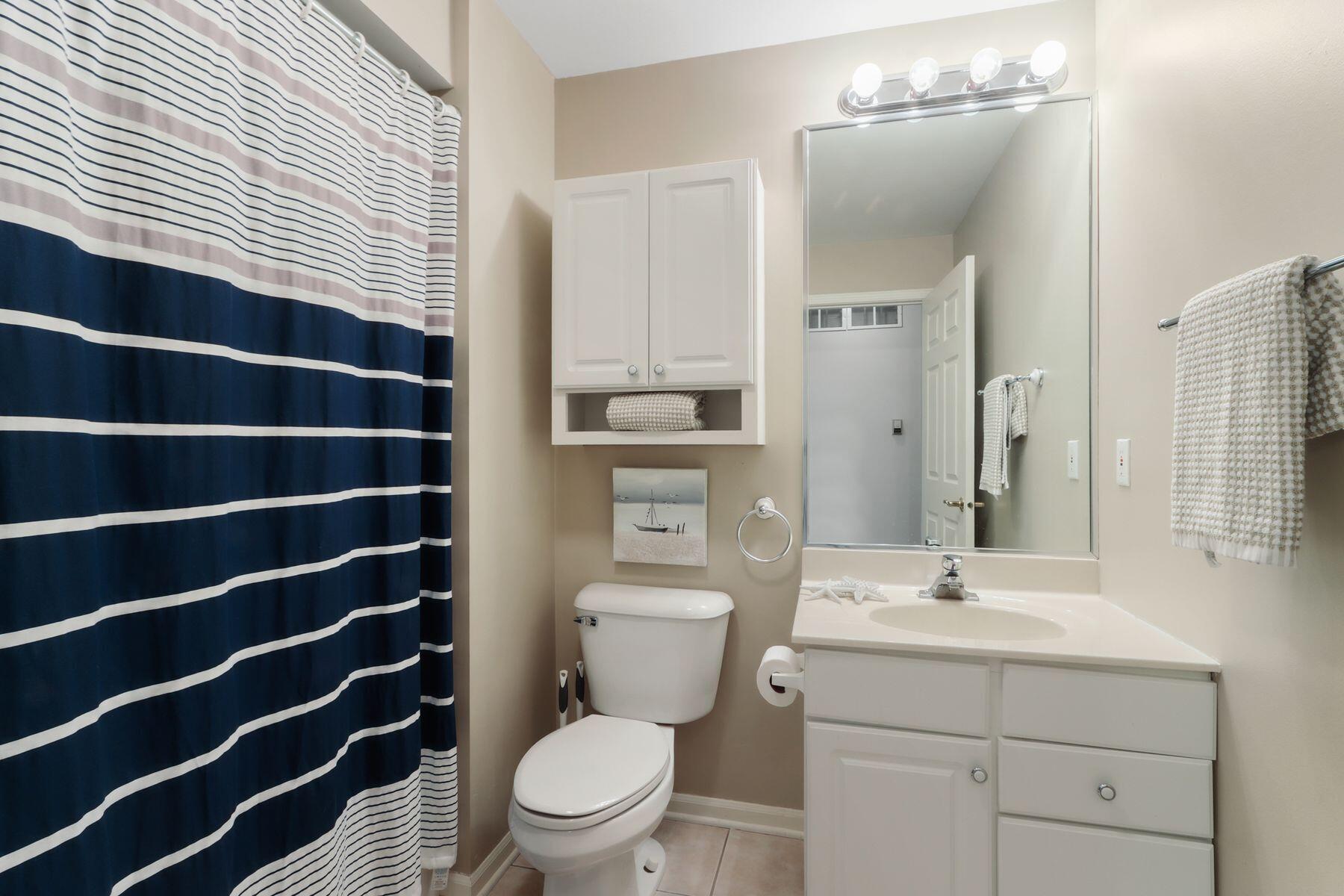 91 Potawatomi Road, Unit G4 Williams Bay, WI 53191 - Photo 17 of 24 Main Bath