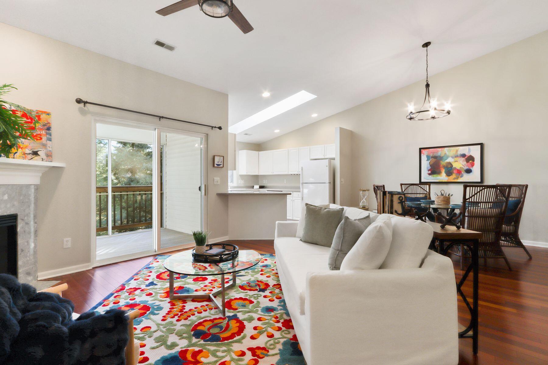 91 Potawatomi Road, Unit G4 Williams Bay, WI 53191 - Photo 3 of 24 Bright and Sunny Living Area