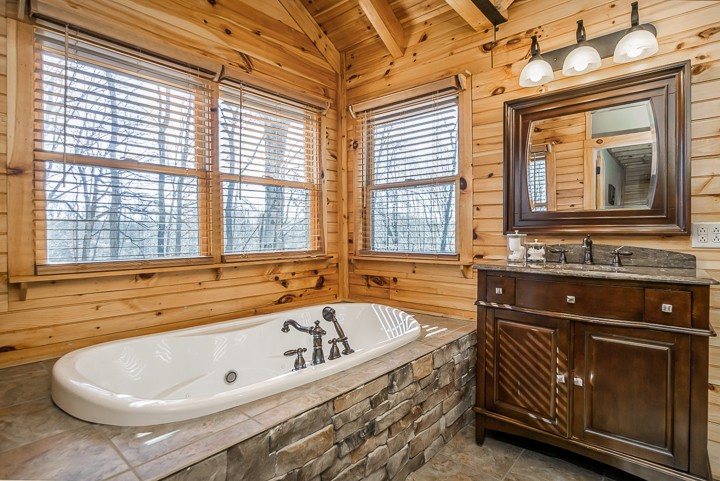 995 Dale Ridge Road Dowelltown, TN 37059 - Photo 15 of 45 a bath tub sitting next to a window