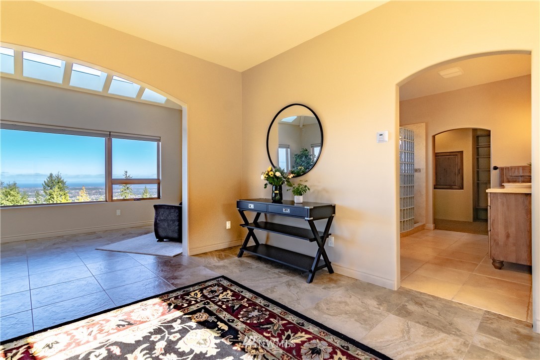 335 Quails Roost Road Sequim, WA 98382 - Photo 22 of 40 a living room with furniture
