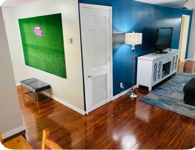 $2,000 | 2521 Lorraine Street, Tampa, FL 33614