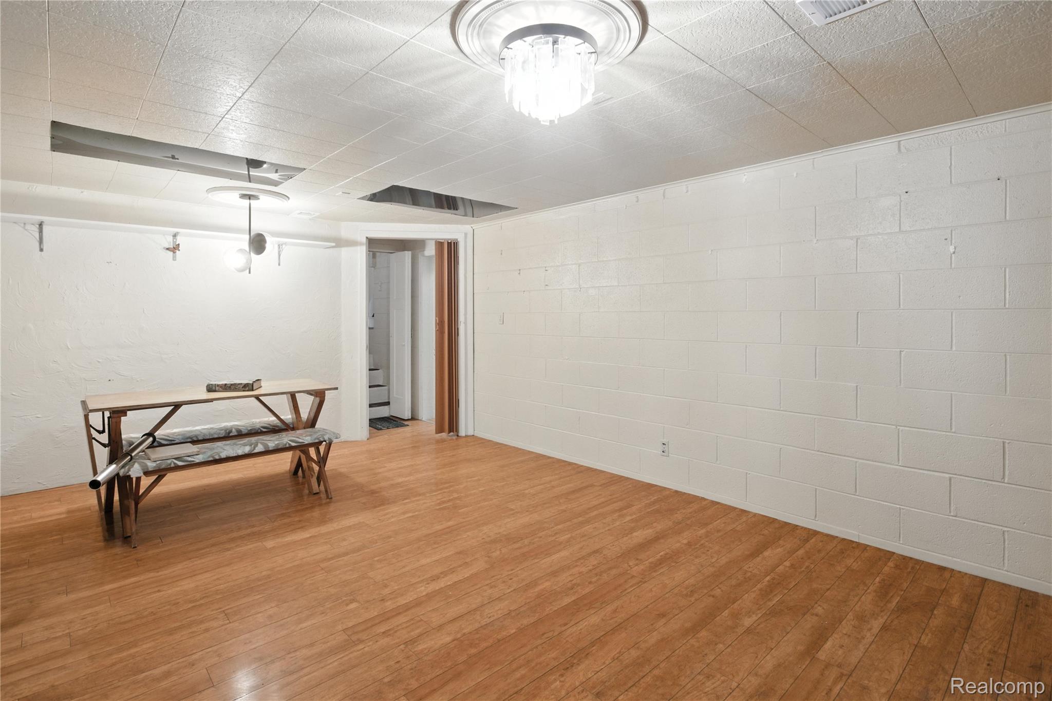 2329 Cumberland Road Lansing, MI 48906 - Photo 26 of 35 IMG_0855.JPG