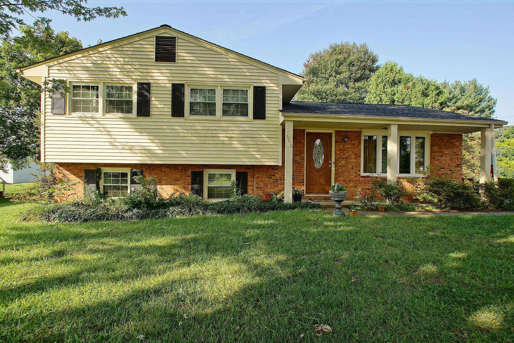5910 Plantation Road Roanoke, VA 24019 - Photo 1 of 26 dsc09451
