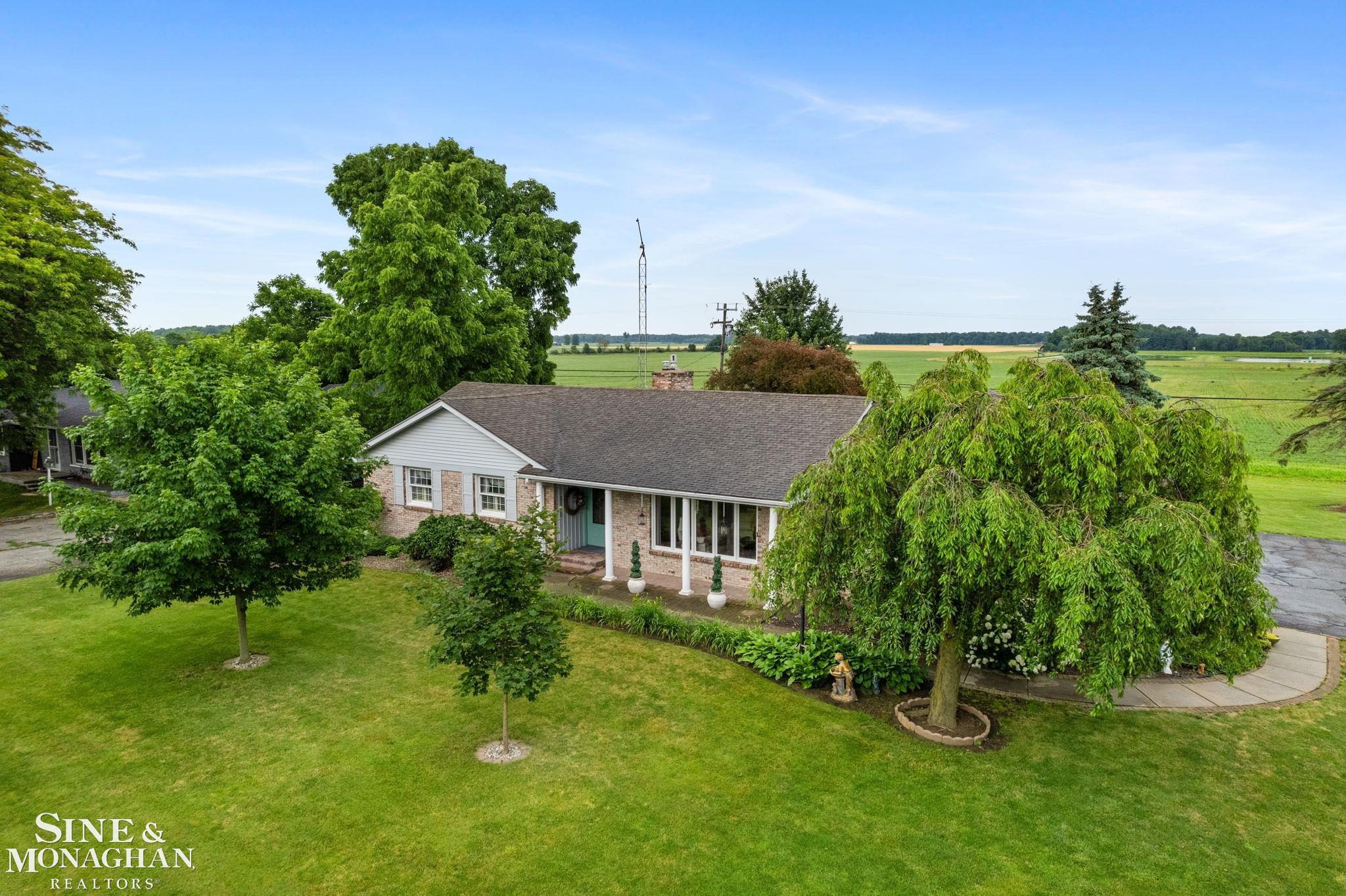 5175 Sandusky Road Peck, MI 48466 - Photo 3 of 58 50146726-4532c1c7-58bd-4f9c-8eb8-43985a220d85.JPG
