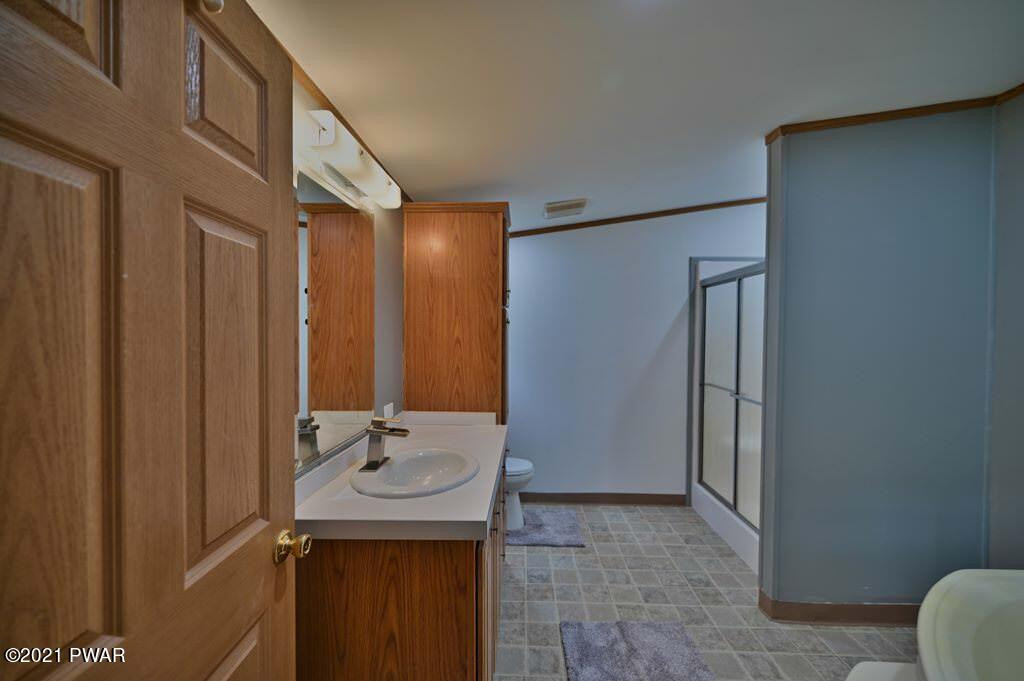 33 Oakview Lane Waymart, PA 18472 - Photo 37 of 65
