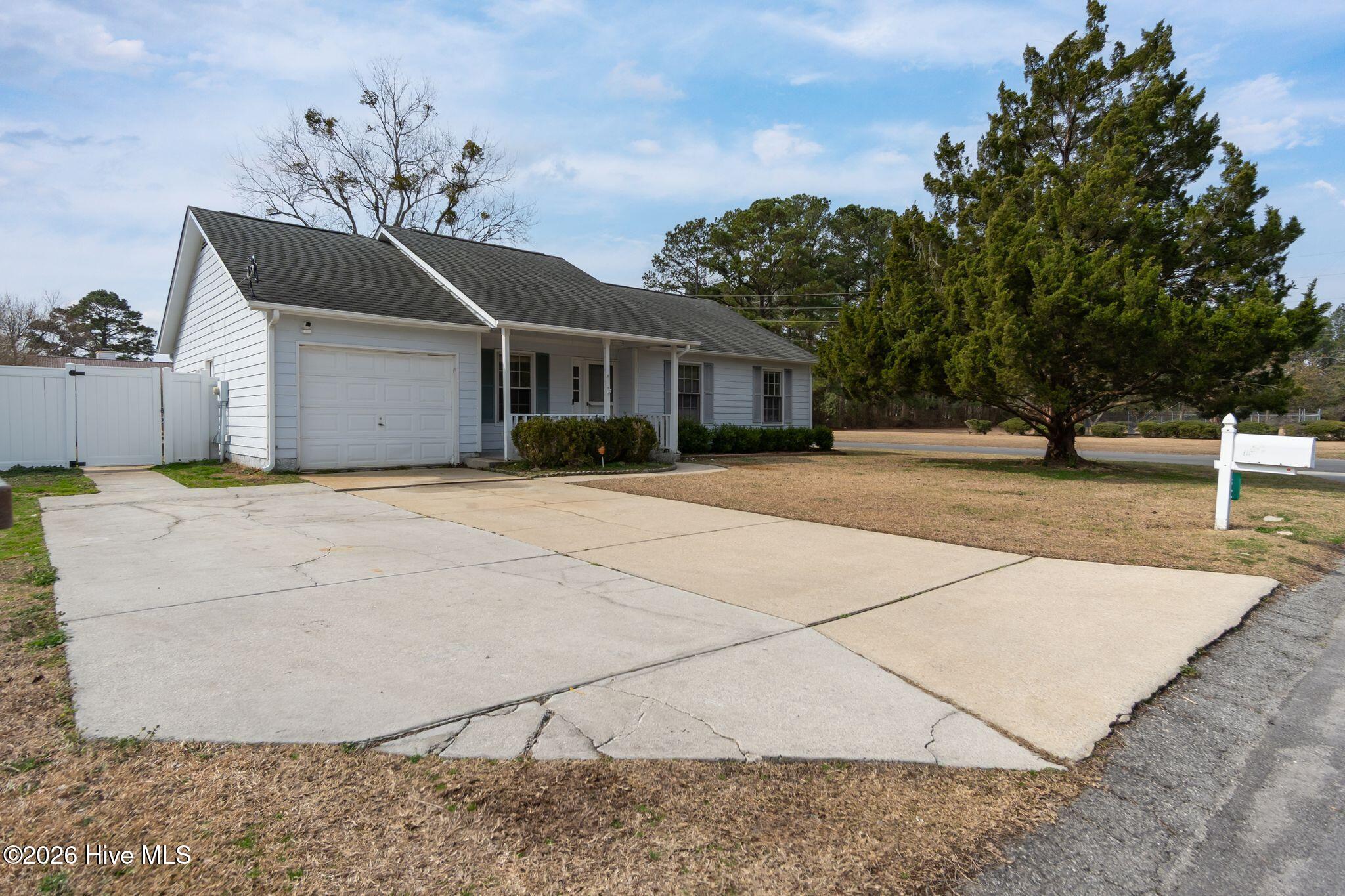 300 Quail Ridge Road Jacksonville, NC 28546 - Photo 3 of 43 300 Quail Ridge-3