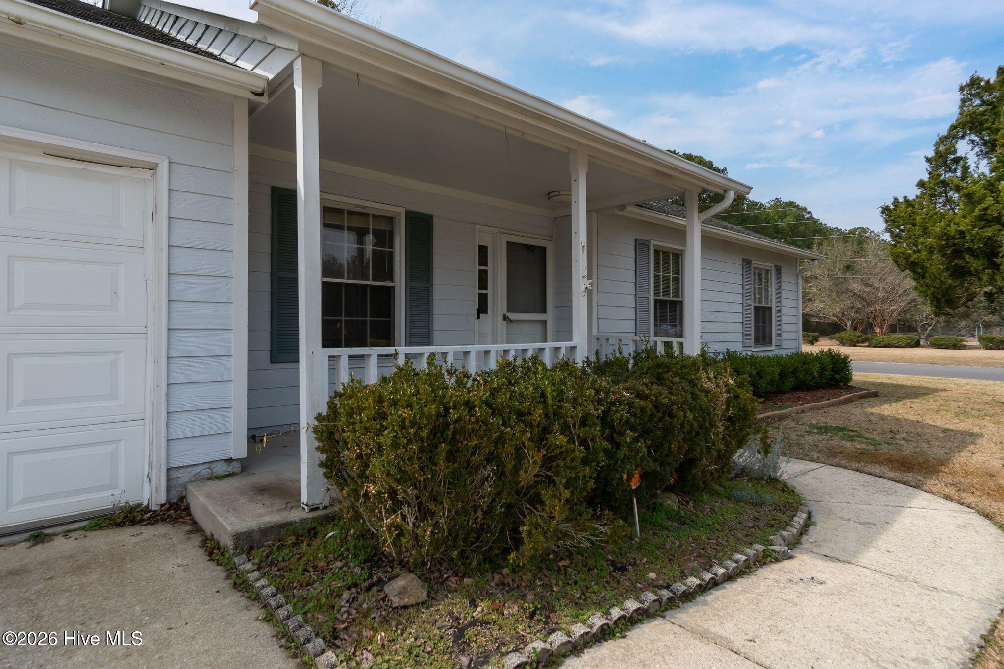 300 Quail Ridge Road Jacksonville, NC 28546 - Photo 6 of 43 300 Quail Ridge-6