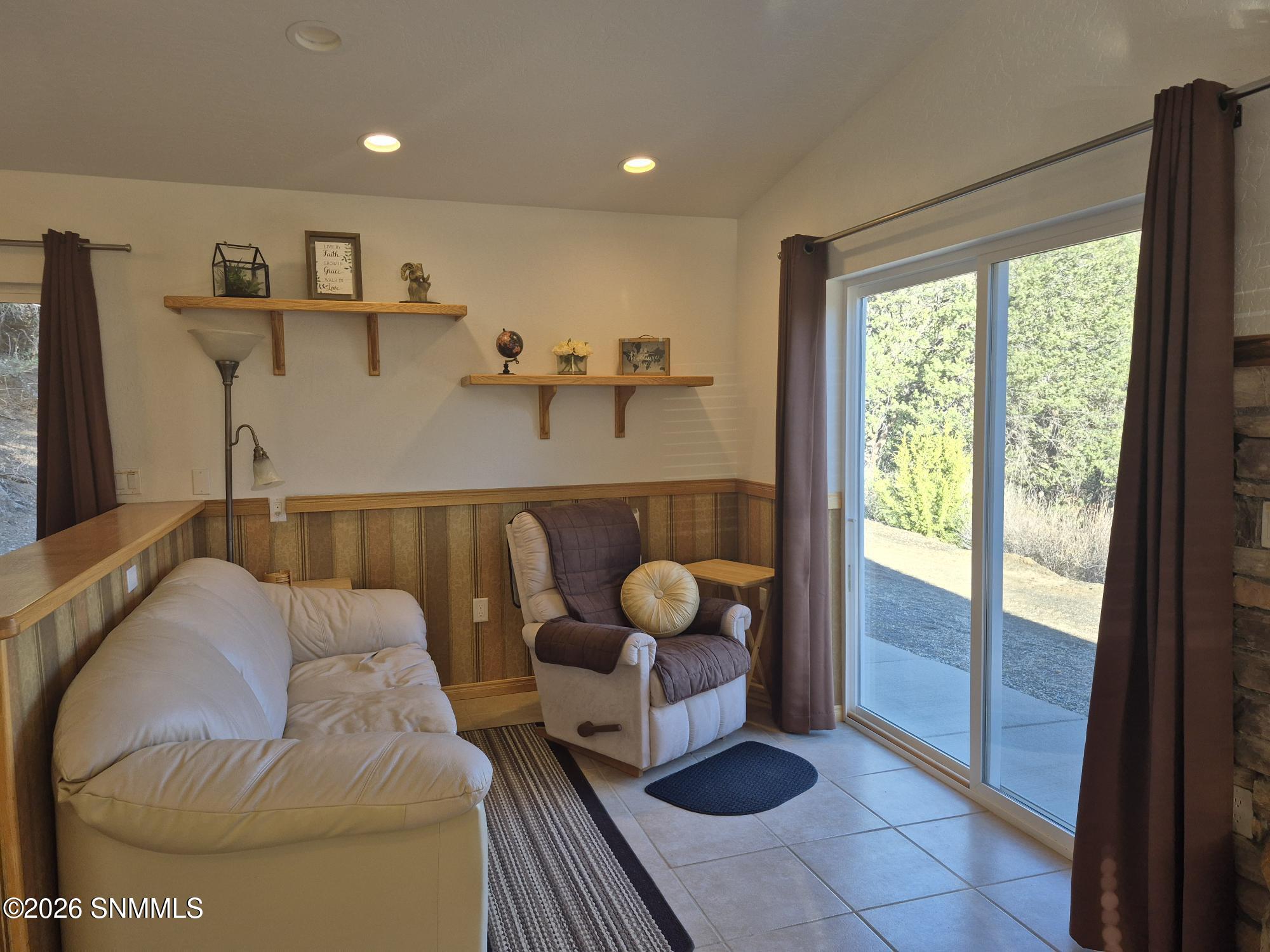 104 Georgetown Road Hanover, NM 88041 - Photo 47 of 90 living room area