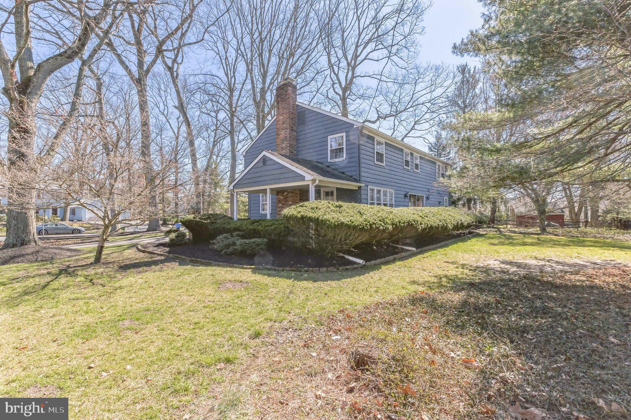 215 Heritage Road Cherry Hill, NJ 08034 - Photo 4 of 35 side yard