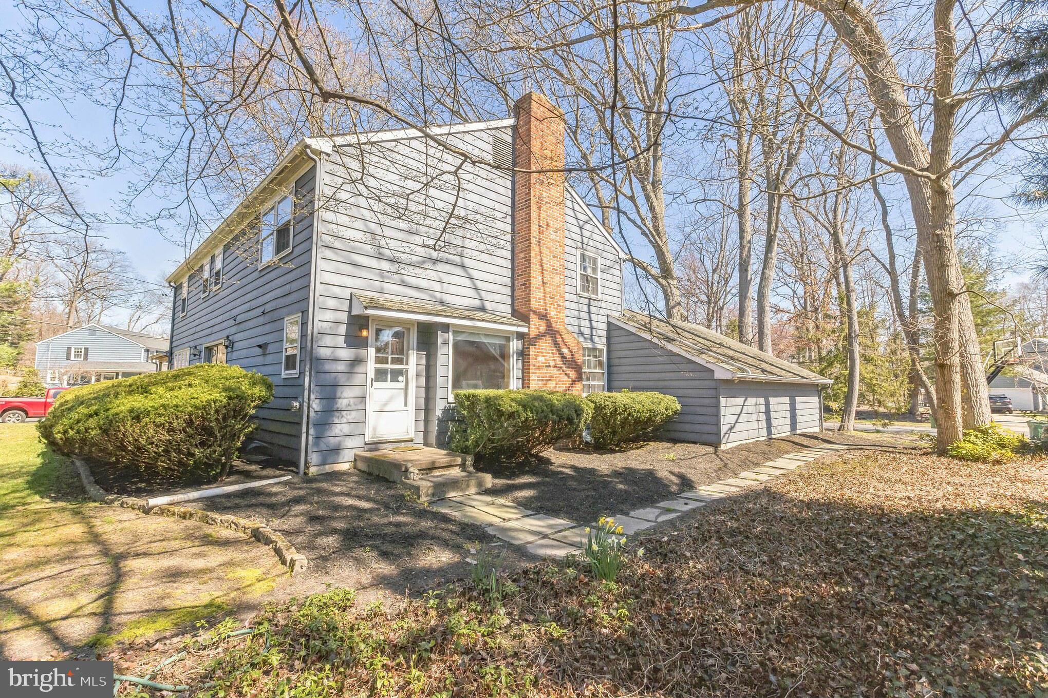 215 Heritage Road Cherry Hill, NJ 08034 - Photo 6 of 35 side yard