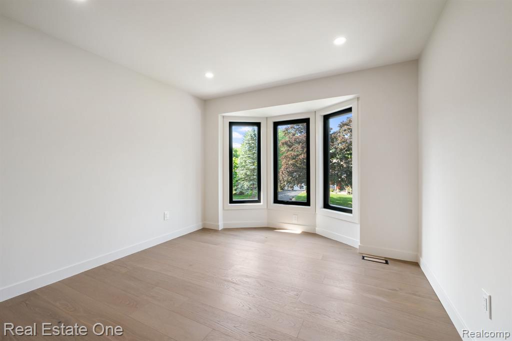 1683 Mark Hopkins Road Bloomfield Hills, MI 48302 - Photo 26 of 44