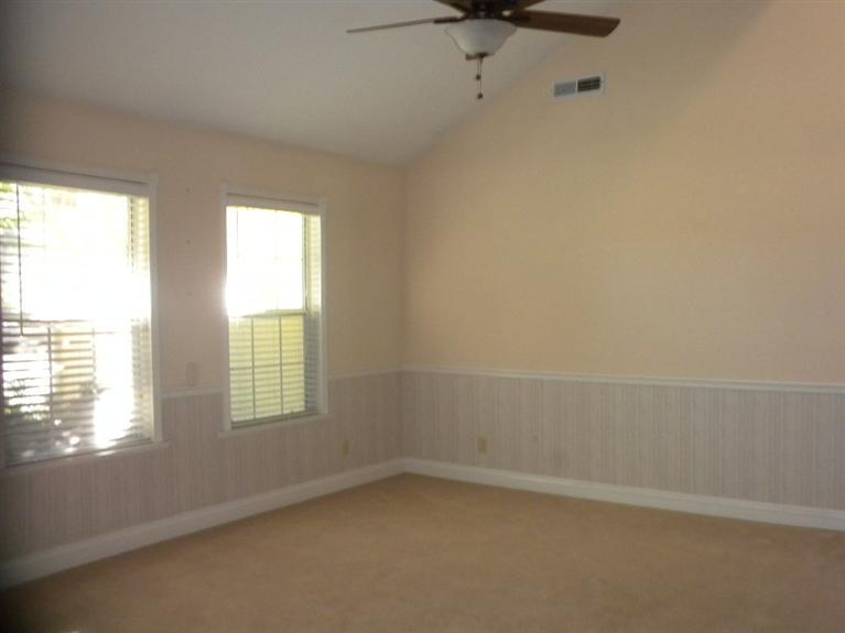 15446 Monreal Road Madera, CA 93636 - Photo 18 of 54 Gallery Image 18
