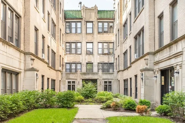 $2,795 | 635 West Roscoe Street, Unit N3, Chicago, IL 60657