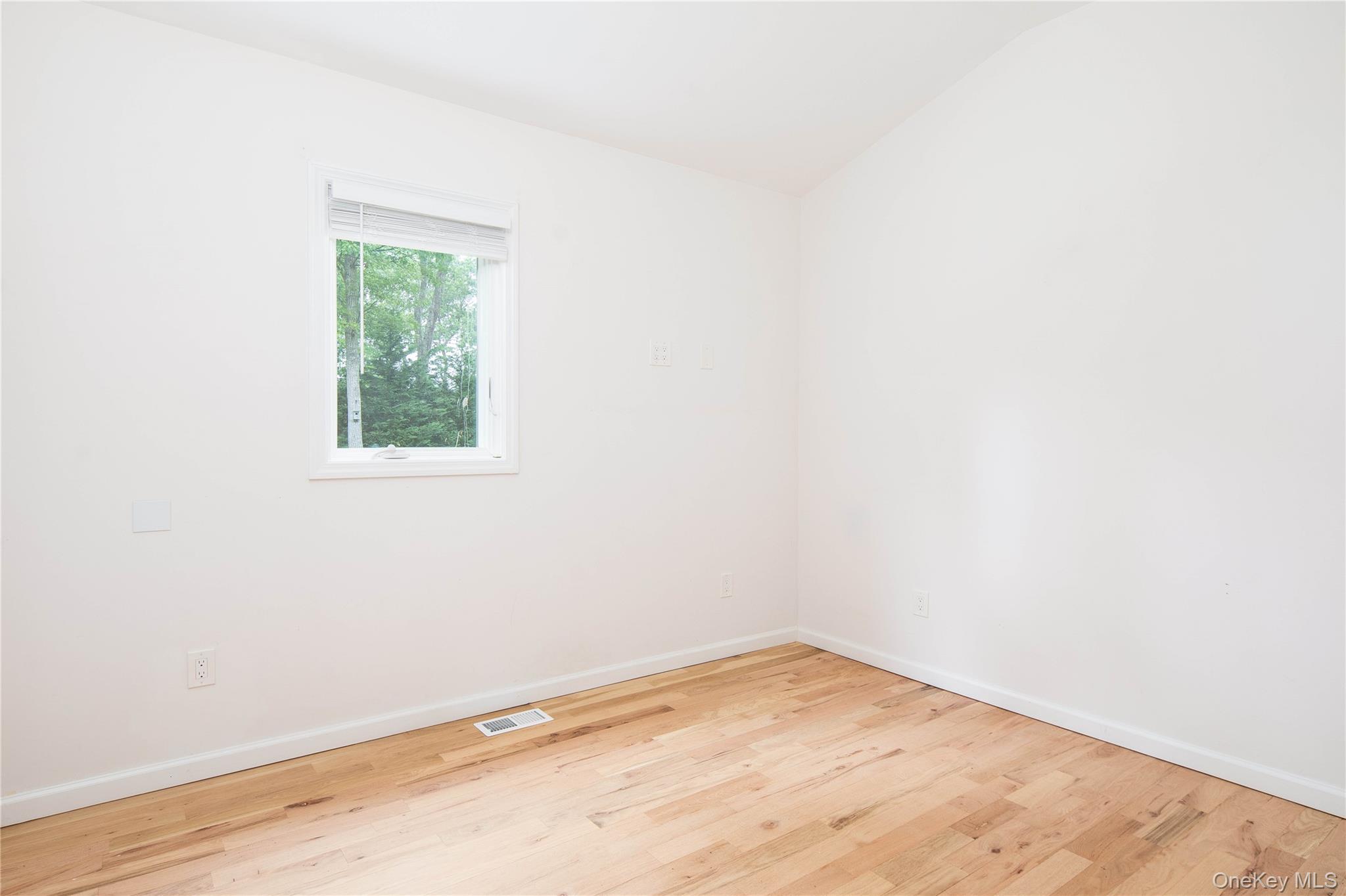 29 Matthews Drive Remsenburg, NY 11960 - Photo 16 of 23