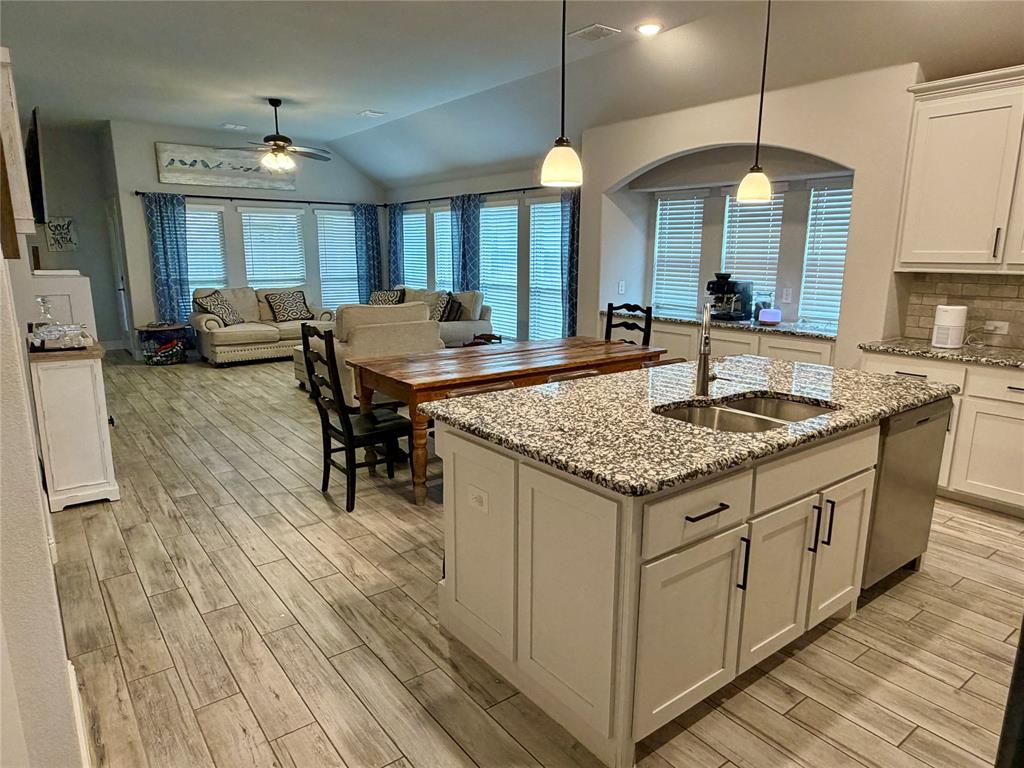 729 Oakleaf Drive Midlothian, TX 76065 - Photo 11 of 28