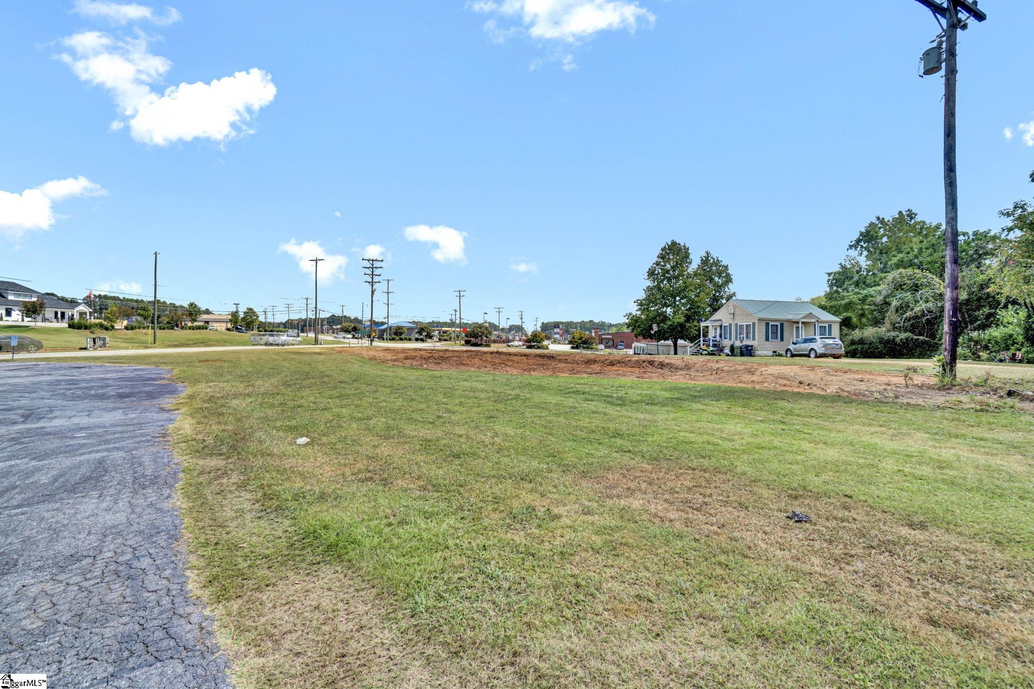 790 East Main Street Laurens, SC 29360 - Photo 7 of 25