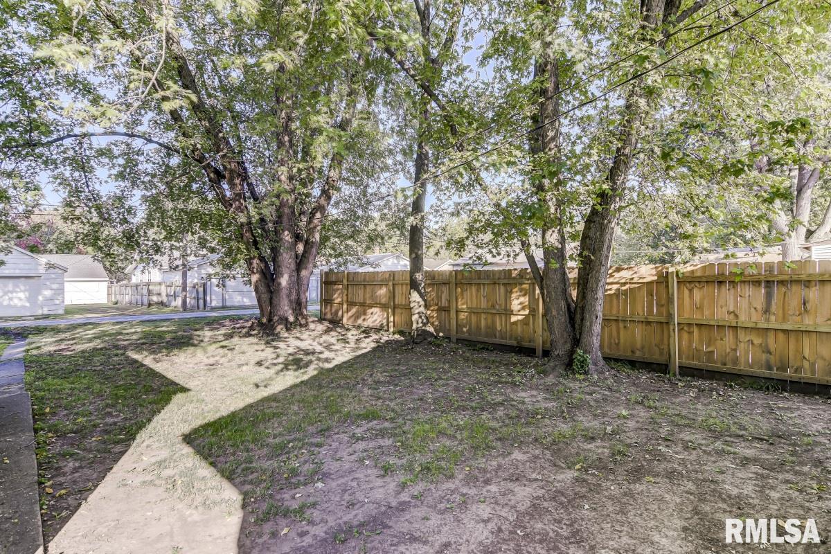 2343 South 11th Street Springfield, IL 62703 - Photo 8 of 29