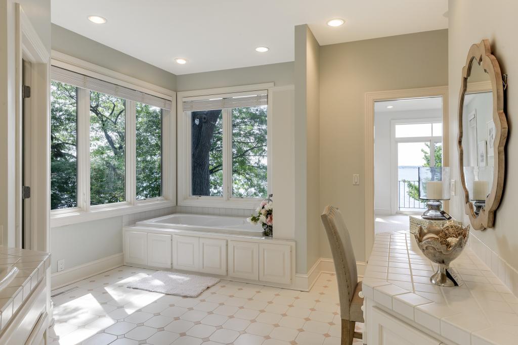 686 Ferndale Road West Wayzata, MN 55391 - Photo 19 of 28