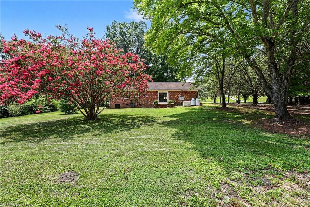 255 Pilotview Loop Madison, NC 27025 - Photo 28 of 31
