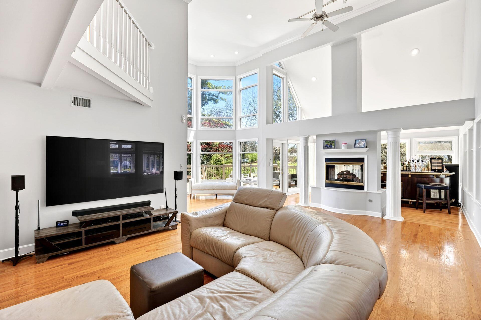 2433 Brookwood Road Columbus, OH 43209 - Photo 21 of 105 Great Room