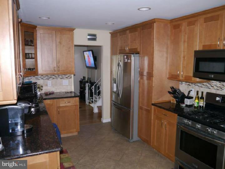 983 Old Ford Road Huntingdon Valley, PA 19006 - Photo 20 of 24 Kitchen