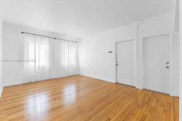 $2,000 | 1561 Lenox Avenue, Unit 4, Miami Beach, FL 33139