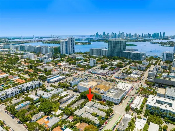 $2,000 | 1561 Lenox Avenue, Unit 4, Miami Beach, FL 33139