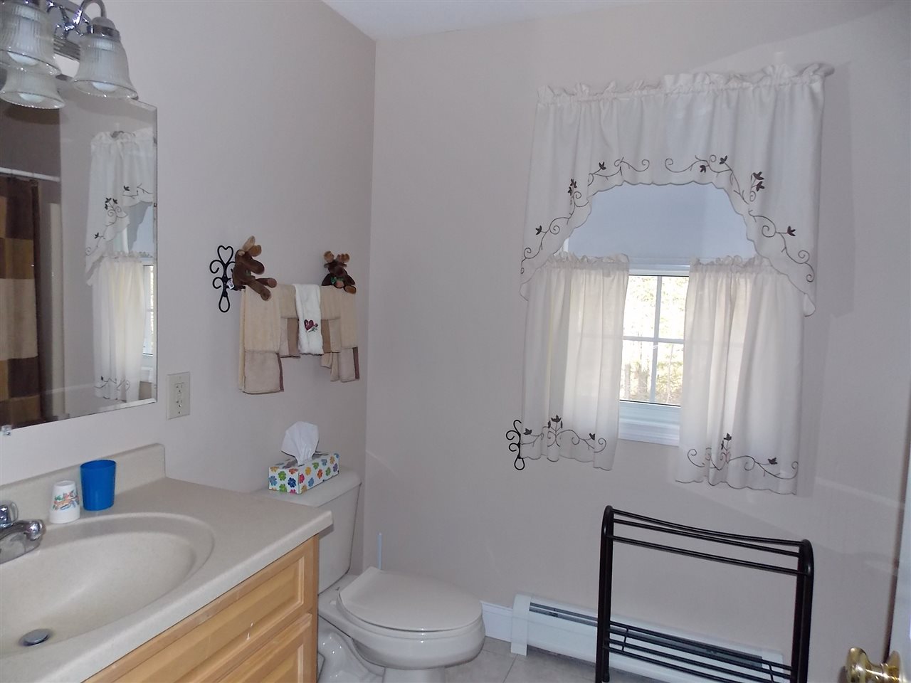 33 Old Goshen Road Conway, NH 03813 - Photo 9 of 13