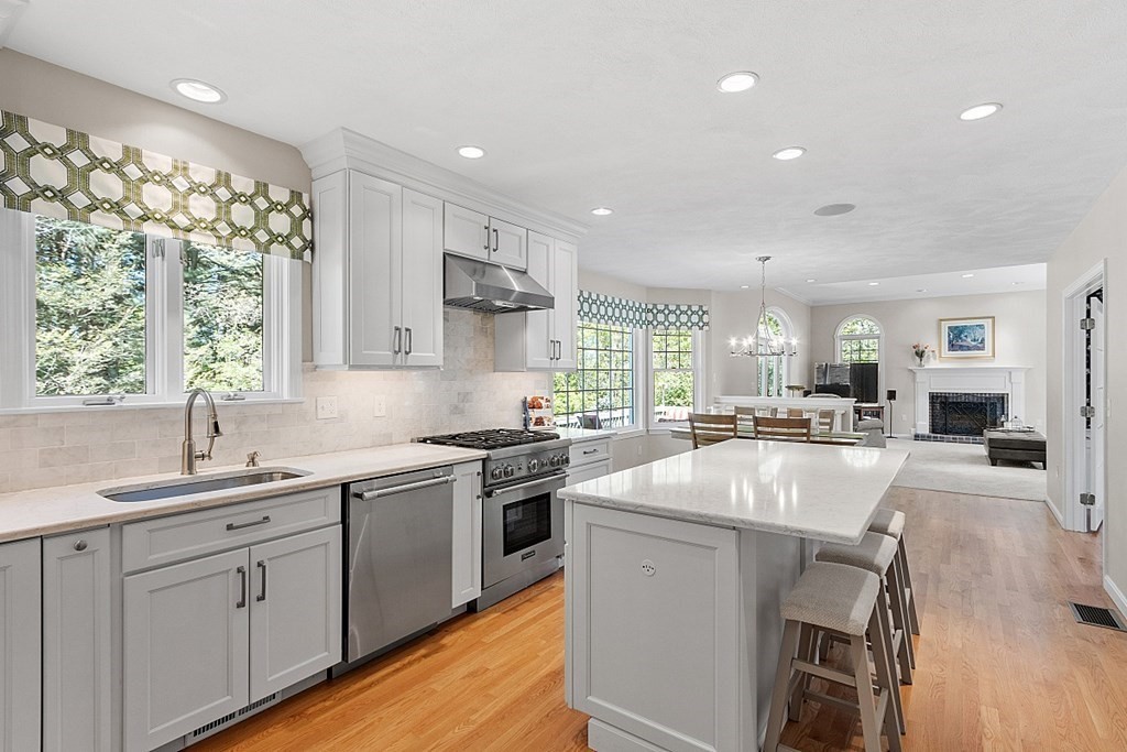 29 Chicory Road Westford, MA 01886 - Photo 3 of 41 Gallery Image 3
