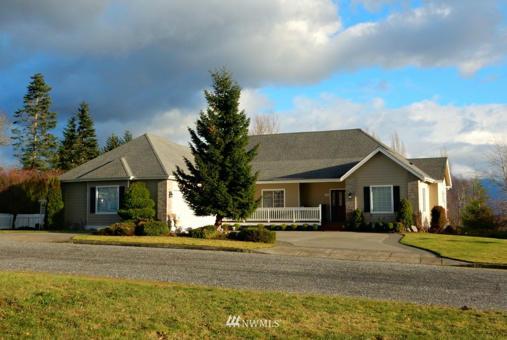 1393 Kamm Road Lynden, WA 98264 - Photo 1 of 25 Gallery Image 1