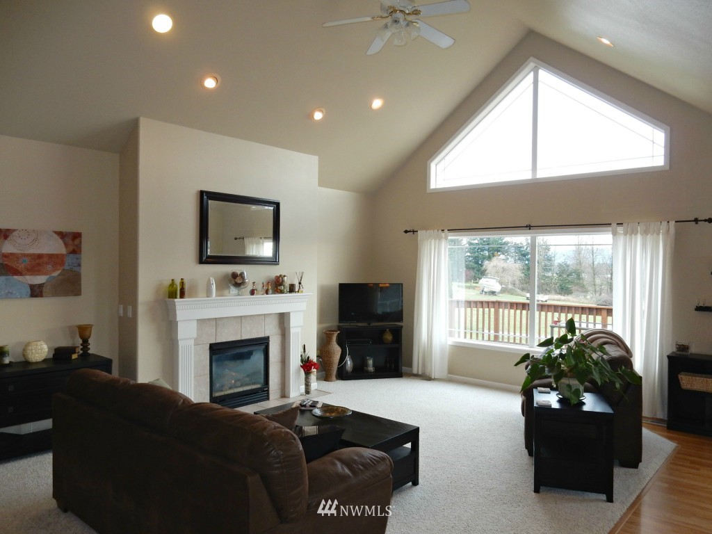 1393 Kamm Road Lynden, WA 98264 - Photo 5 of 25 Gallery Image 5