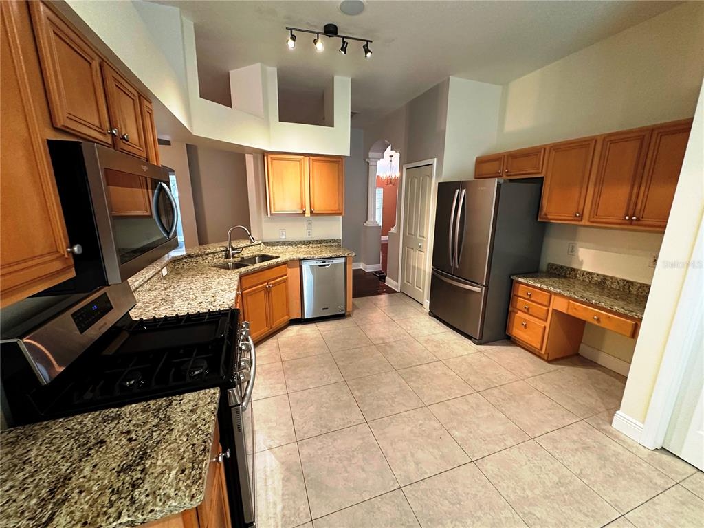 809 Straw Lake Drive Brandon, FL 33510 - Photo 5 of 27