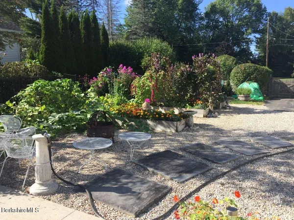 $499,900 | 43 Church Street, Hinsdale, MA 01235