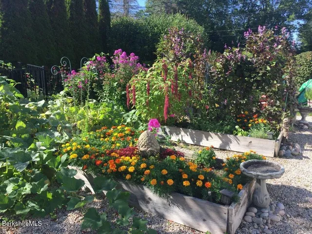 $499,900 | 43 Church Street, Hinsdale, MA 01235