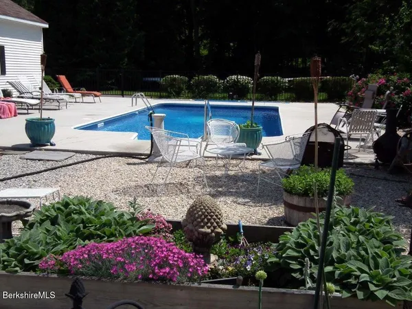 $499,900 | 43 Church Street, Hinsdale, MA 01235