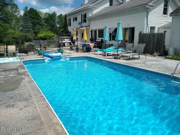 $499,900 | 43 Church Street, Hinsdale, MA 01235