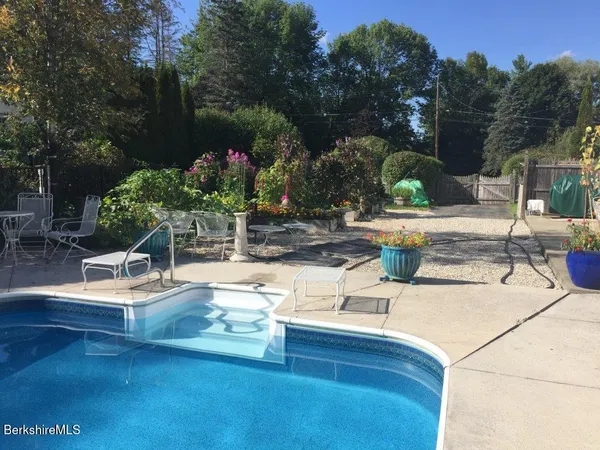 $499,900 | 43 Church Street, Hinsdale, MA 01235