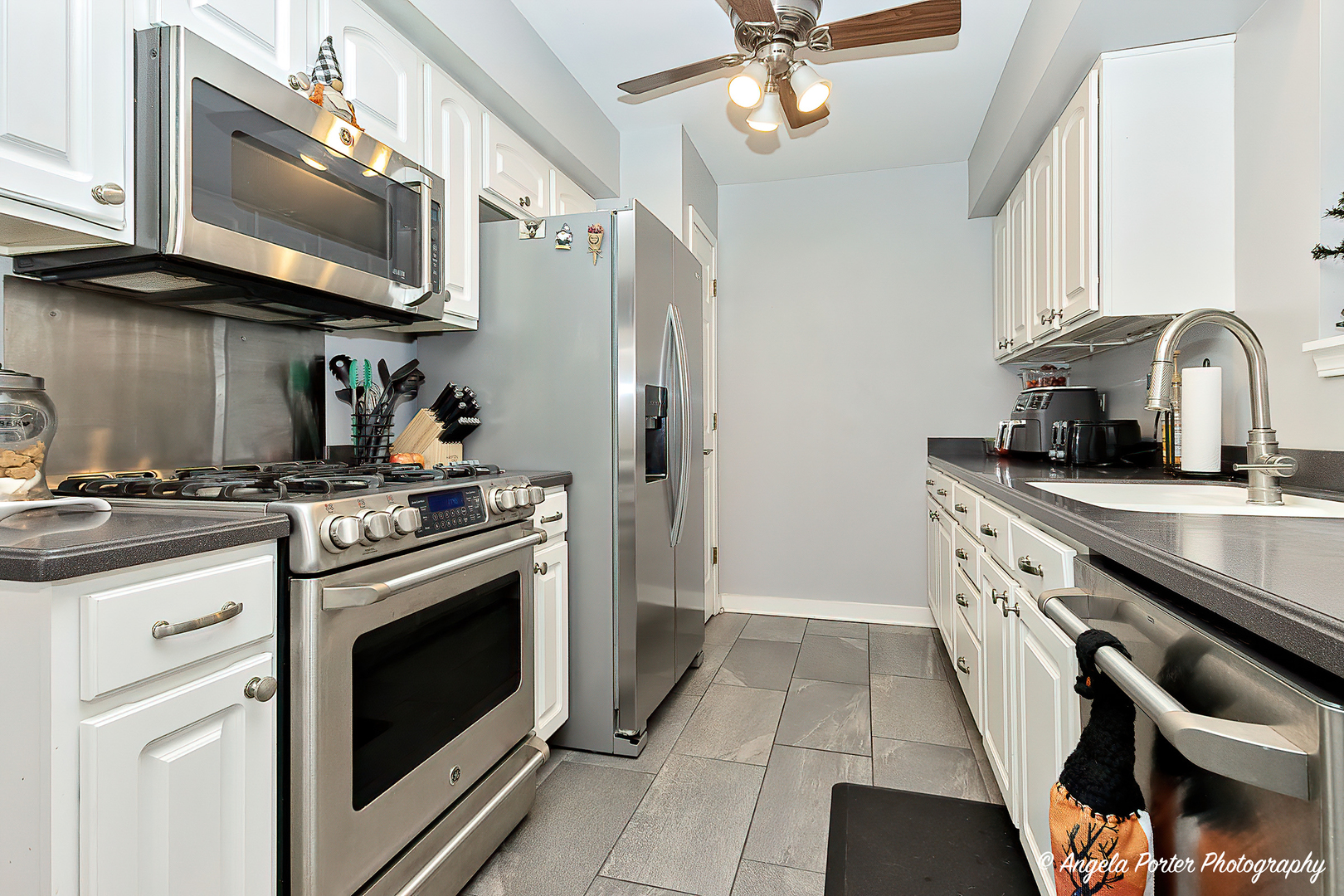 618 Key Largo Drive Fox Lake, IL 60020 - Photo 10 of 29