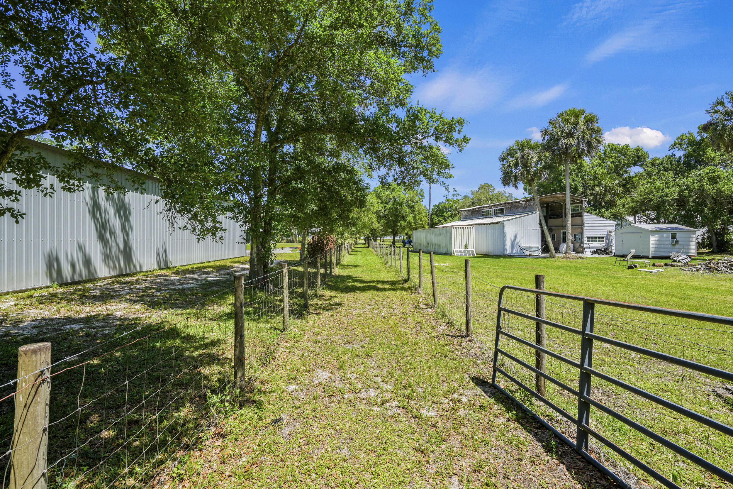 6289 South Header Canal Road Port St. Lucie, FL 34987 - Photo 20 of 49 Run from front to back
