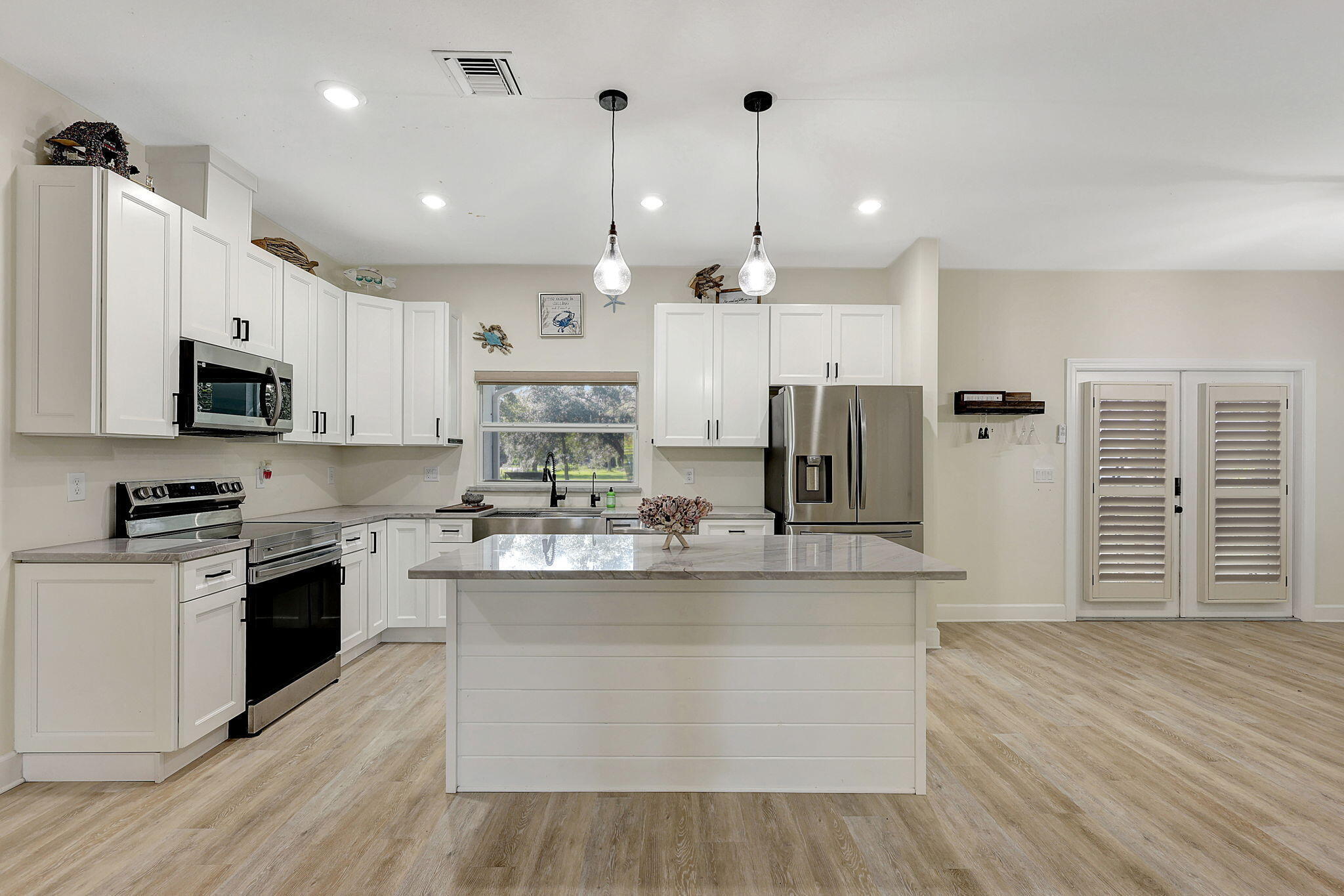 6289 South Header Canal Road Port St. Lucie, FL 34987 - Photo 42 of 49 Guest House Kitchen