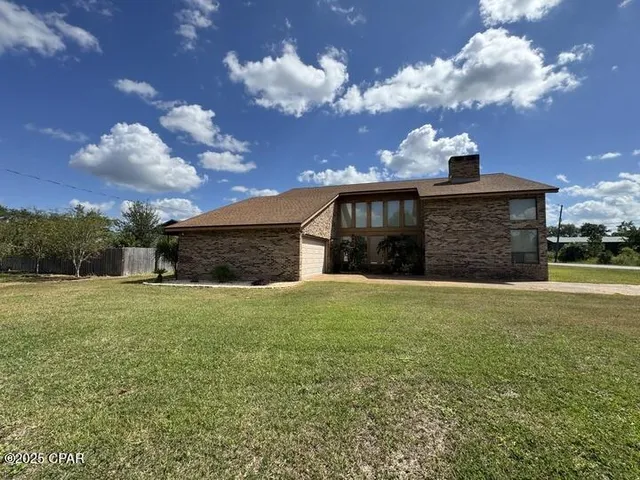 $2,500 | 833 West Pierson Drive, Lynn Haven, FL 32444